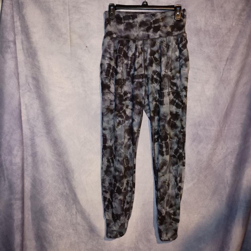 Athleta Salutation Printed Jogger Tie Dye Athletic Soft Jogger Pants